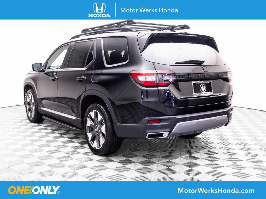 New 2026 Honda Pilot Touring image 3