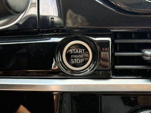 Used 2022 Nissan Pathfinder S FWD image 25