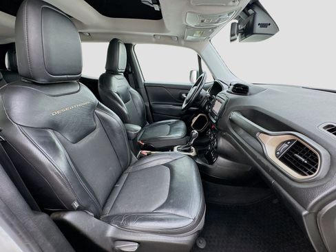 Used 2017 Jeep Renegade Trailhawk image 19