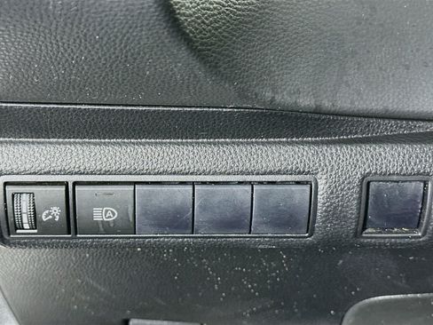 Used 2020 Toyota Corolla LE FWD image 16