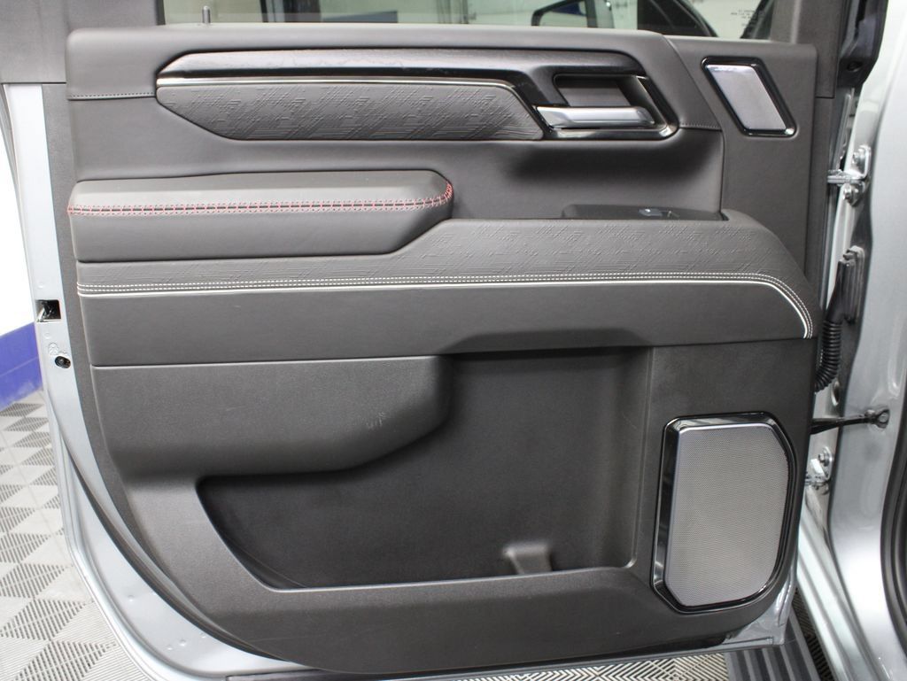 Used 2024 GMC Sierra 2500 AT4X AWD/4WD image 80