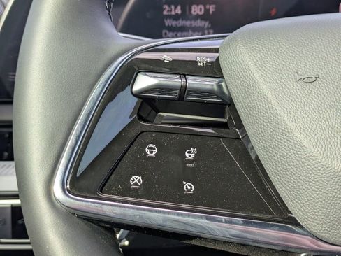 New 2026 Cadillac Optiq Luxury 1 image 28