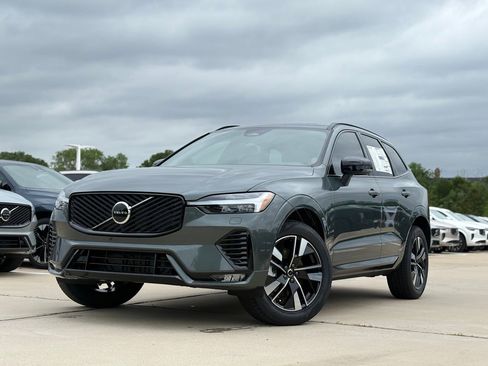 New 2026 Volvo XC60 B5 Core w/ Protection Package Premier AWD/4WD image 2