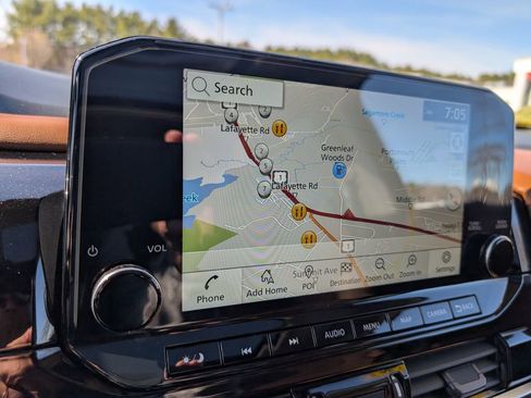 Used 2023 Nissan Pathfinder Platinum image 30