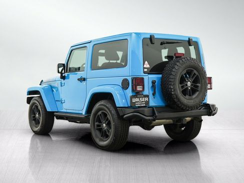 Used 2017 Jeep Wrangler Sahara AWD/4WD image 3