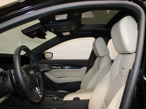 Used 2025 Cadillac CT5 Premium Luxury image 8