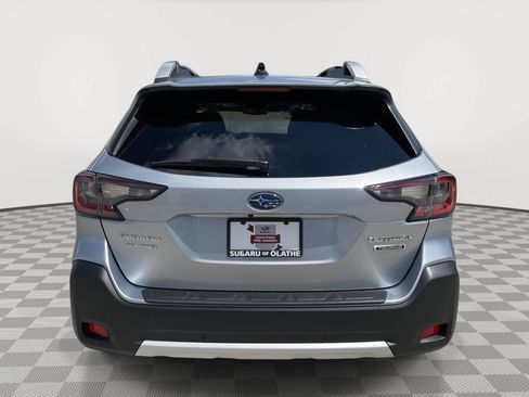 Used 2024 Subaru Outback Touring AWD/4WD image 12