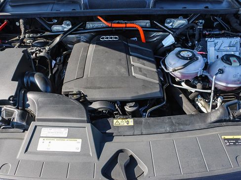 Used 2020 Audi Q5 e Premium Plus w/ Premium Plus Package image 27