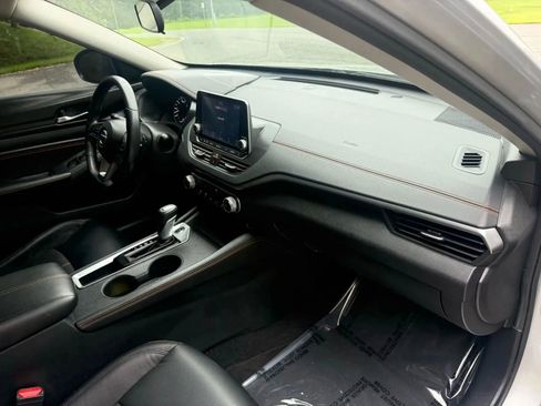 Used 2021 Nissan Altima 2.5 SR image 18