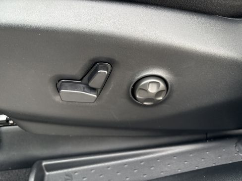 New 2026 Chrysler Voyager LX image 18