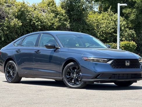 Used 2025 Honda Accord SE image 2