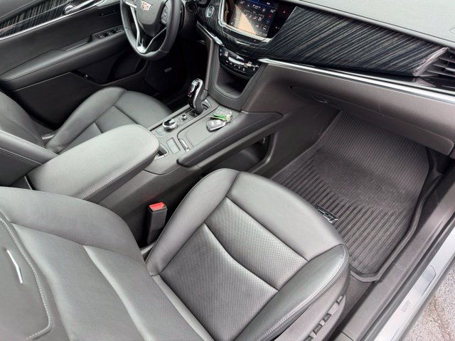 Used 2024 Cadillac XT6 Premium Luxury w/ LPO, Floor Liner Package AWD/4WD image 20