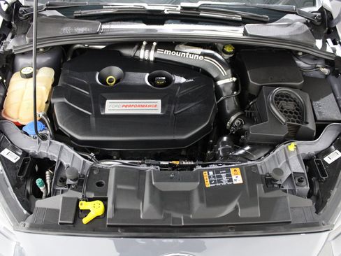 Used 2017 Ford Focus RS image 31