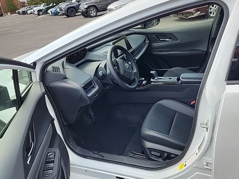 Used 2025 Toyota Prius XLE image 16