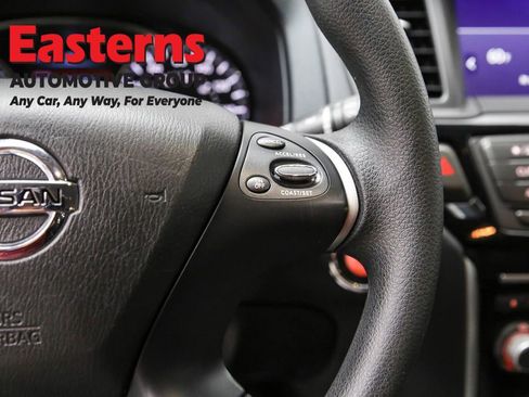 Used 2020 Nissan Pathfinder S FWD image 16