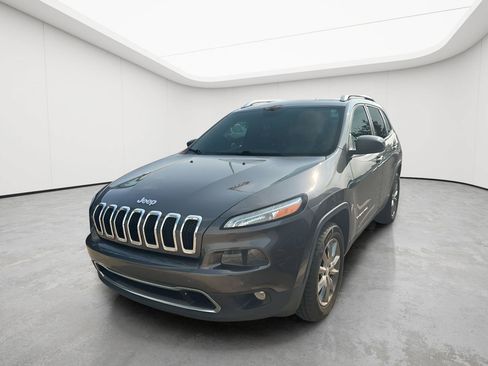 Used 2018 Jeep Cherokee Limited w/ Luxury Group AWD/4WD image 2