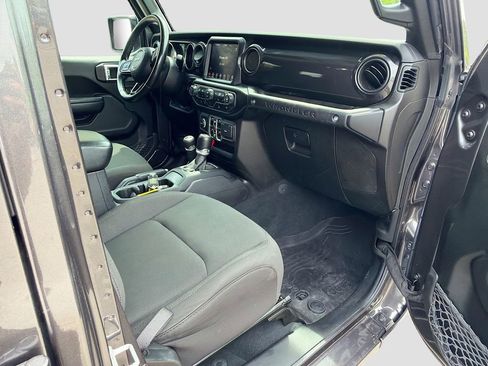 Used 2022 Jeep Wrangler Unlimited Sport AWD/4WD image 13