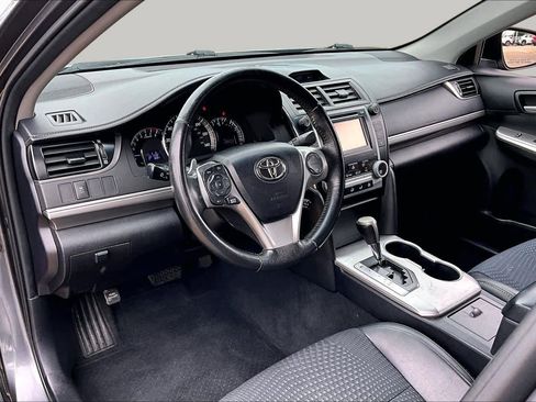 Used 2012 Toyota Camry SE FWD image 16