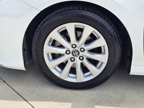 Used 2018 Toyota Camry LE FWD image 29