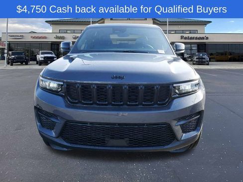 New 2025 Jeep Grand Cherokee Altitude image 2