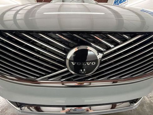 Used 2025 Volvo XC90 B6 Plus w/ Protection Package Premier image 32