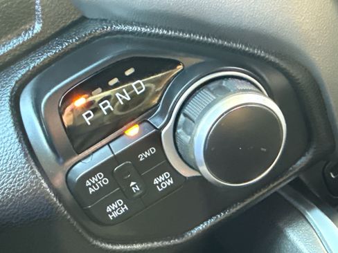 Used 2019 RAM 1500 Big Horn image 18