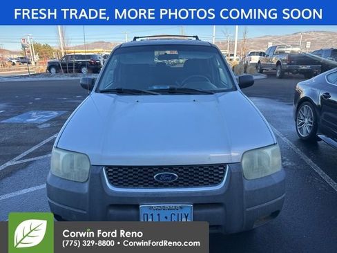 Used 2003 Ford Escape XLT image 2