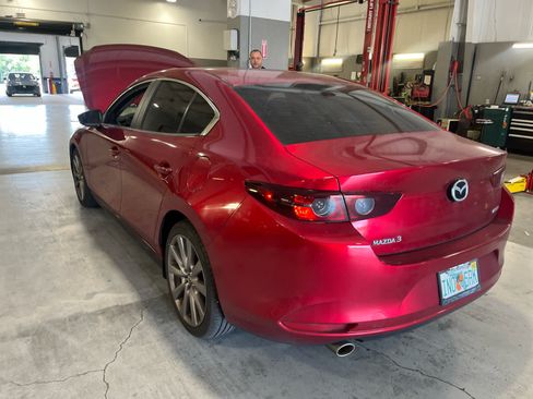 Used 2021 MAZDA MAZDA3 s FWD image 1