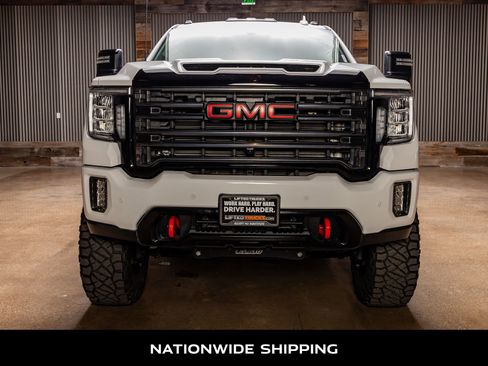 Used 2022 GMC Sierra 2500 AT4 w/ AT4 Preferred Package image 4