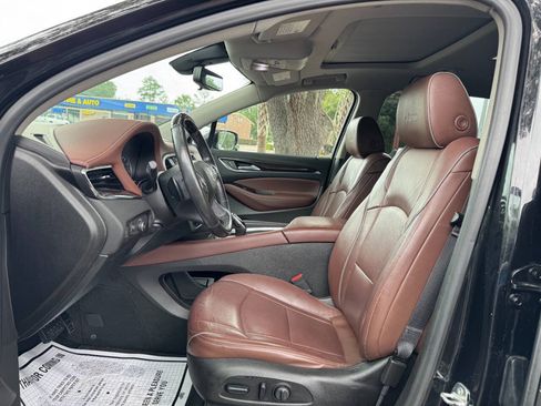 Used 2018 Buick Enclave Avenir AWD/4WD image 10