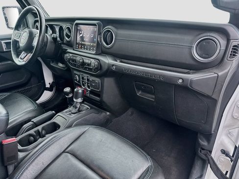 Used 2023 Jeep Wrangler Unlimited Rubicon 4xe w/ Cold Weather Group AWD/4WD image 31