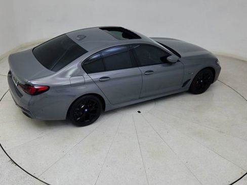 Used 2022 BMW 530e xDrive w/ Executive Package image 87