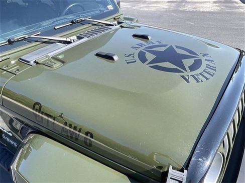 Used 2022 Jeep Wrangler Unlimited Sahara w/ Cold Weather Group image 34