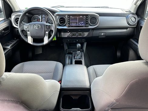 Used 2022 Toyota Tacoma SR5 w/ SR5 Appearance Package (SM) image 13