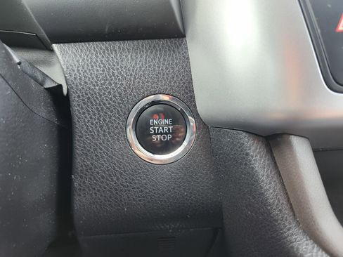 Used 2017 Toyota Highlander Limited image 9