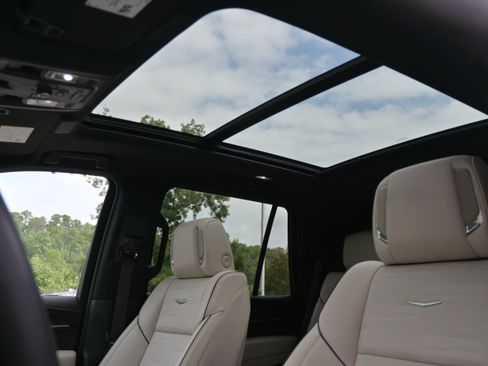Used 2023 Cadillac Escalade Sport w/ LPO, ONYX Package AWD/4WD image 31