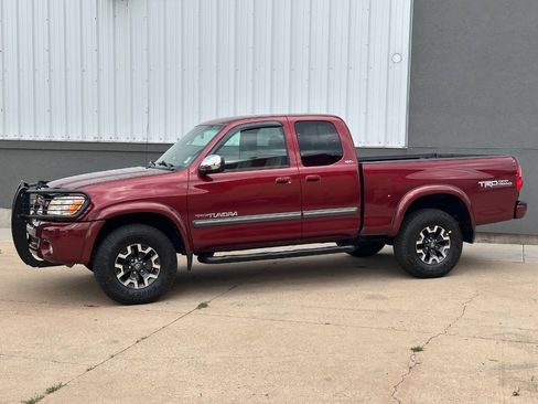 Used 2006 Toyota Tundra SR5 w/ TRD Off-Road Pkg AWD/4WD image 6