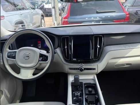 Used 2023 Volvo XC60 T8 Plus image 15