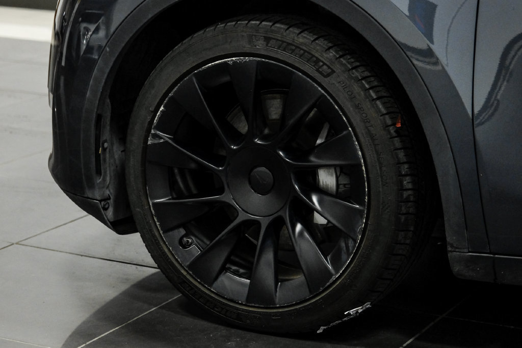 Used 2023 Tesla Model Y Long Range AWD/4WD image 59