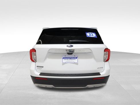 Used 2023 Ford Explorer XLT w/ Equipment Group 202A image 3