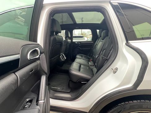 Used 2015 Porsche Cayenne S AWD/4WD image 10