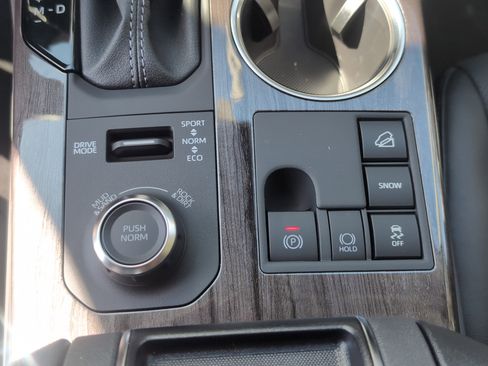 Certified 2026 Toyota Highlander Limited image 38