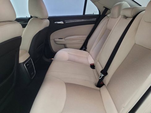 Used 2018 Chrysler 300 Touring w/ Sport Appearance Package image 18