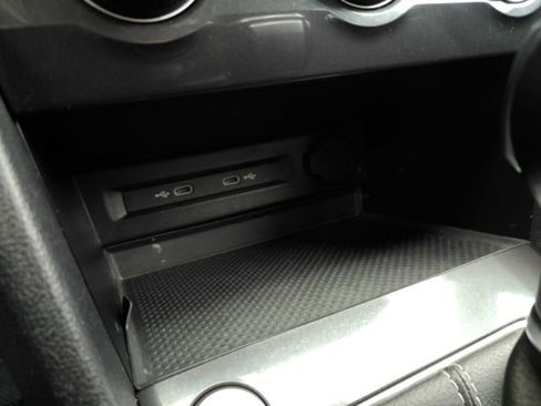 Used 2022 Volkswagen Tiguan S image 44