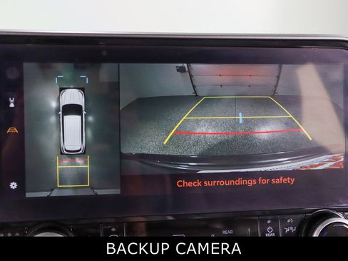 Used 2024 Toyota Highlander Limited image 19