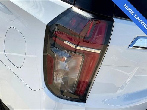 Used 2024 Chevrolet Tahoe LT image 38