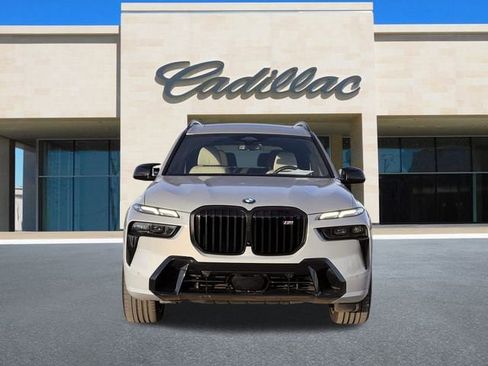 Used 2025 BMW X7 M60i w/ Climate Comfort Package image 8