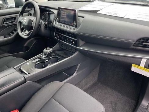Used 2025 Nissan Rogue S FWD image 36