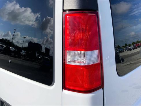 Used 2025 GMC Savana 3500 LT w/ LT Preferred Equipment Group RWD image 28