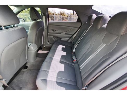 Used 2023 Hyundai Elantra SEL FWD image 13